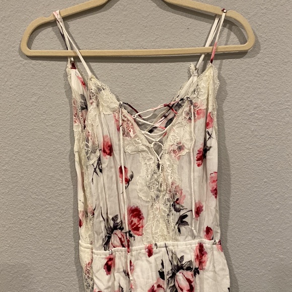 Kendall and Kylie Lace Slip Romper foral lace sexy teddy size small - Picture 3 of 6